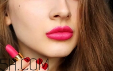 玫紅色口紅適合什么膚色？玫紅色口紅適合黃皮嗎？