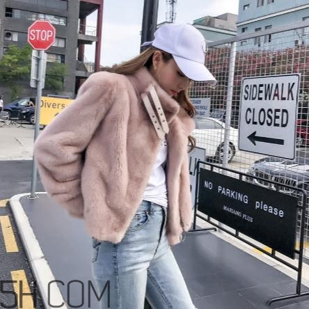 皮草可以噴香水嗎？皮草能放樟腦丸嗎？