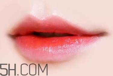 橘紅色口紅適合什么膚色？橘紅色口紅適合黃皮膚嗎？