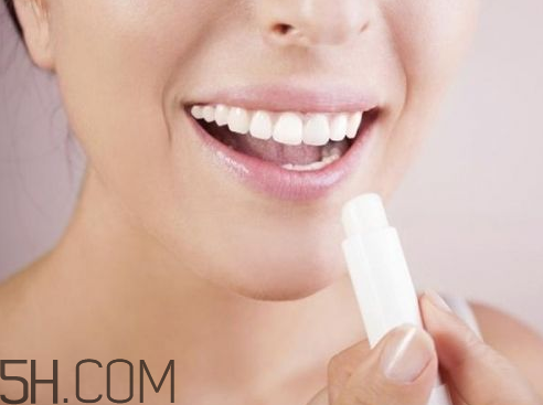 日本潤(rùn)唇膏排行榜前十名 涂了過期的唇膏會(huì)怎樣