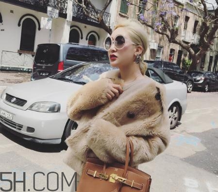 皮草粘了糖怎么處理？皮草粘了膠怎么清洗？