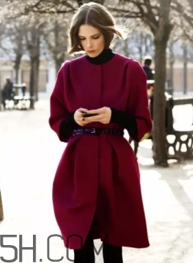 勃艮第紅怎么搭配？勃艮第色搭配什么顏色好看？