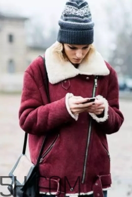 勃艮第紅怎么搭配？勃艮第色搭配什么顏色好看？