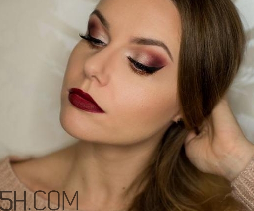 勃艮第紅口紅是什么顏色？勃艮第酒紅口紅試色