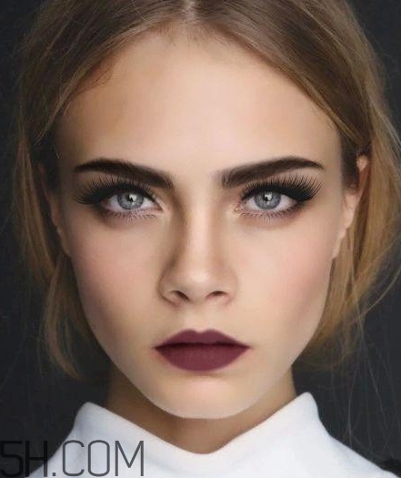 勃艮第紅口紅是什么顏色？勃艮第酒紅口紅試色