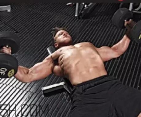 啞鈴飛鳥用多重的啞鈴？啞鈴飛鳥怎么呼吸？