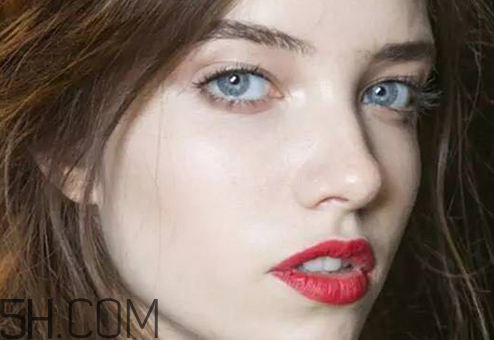 香奈兒蠟筆唇膏口紅試色 涂口紅的注意事項 香奈兒蠟筆唇膏口紅試色 涂口紅的注意事項