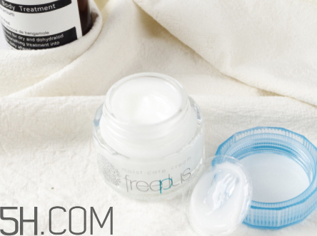 芙麗芳絲水乳套裝怎么樣 freeplus水乳好用嗎 芙麗芳絲水乳套裝怎么樣 freeplus水乳好用嗎