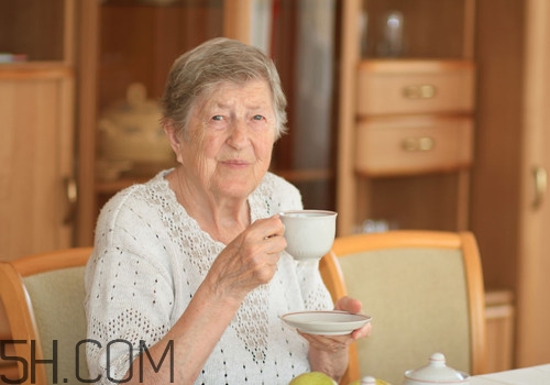 老年人可以喝咖啡嗎？老年人喝咖啡好嗎？