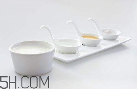 牛奶護(hù)膚有什么竅門？牛奶護(hù)膚的竅門有哪些？