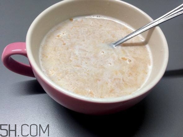 牛奶護(hù)膚有什么竅門？牛奶護(hù)膚的竅門有哪些？