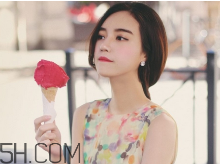 秋冬適合涂什么顏色的口紅？怎么涂口紅持久不掉色？