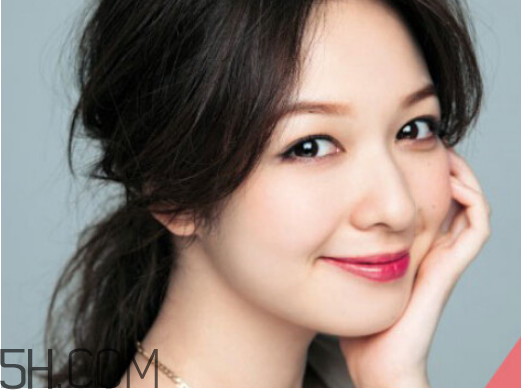 什么顏色的口紅最自然？如何根據(jù)皮膚顏色選擇適合自己的口紅