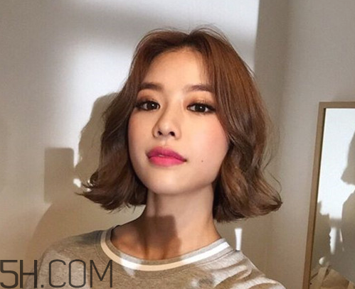 什么顏色的口紅最自然？如何根據(jù)皮膚顏色選擇適合自己的口紅