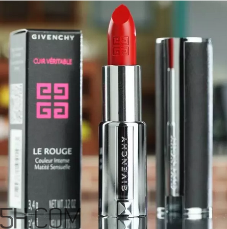 涂口紅前用bb打底可以嗎？最近比較火的口紅品牌有哪些？