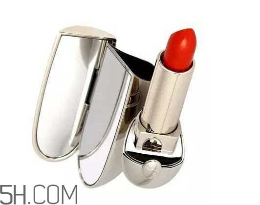 涂口紅前用bb打底可以嗎？最近比較火的口紅品牌有哪些？