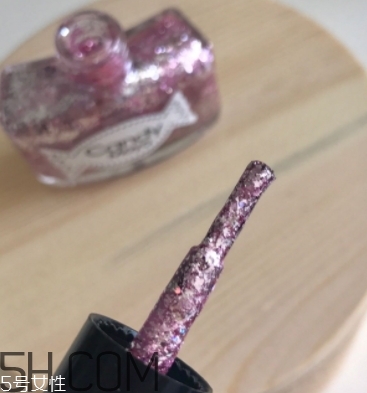 candy moyo和miss candy區(qū)別 膜玉和糖果小姐哪個(gè)好？