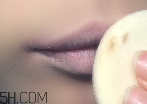 口紅到底應(yīng)該怎么涂？吻唇妝具體畫法