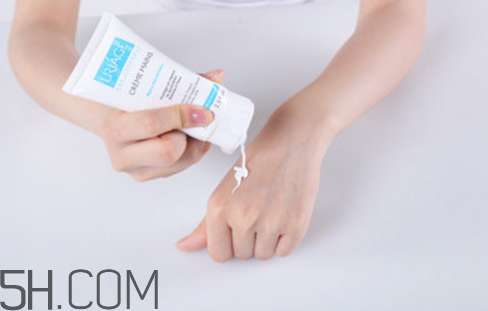 什么時候涂護(hù)手霜好？晚上怎么用護(hù)手霜好？