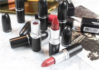怎么正確擦口紅？如何改善嘴唇干燥脫皮？