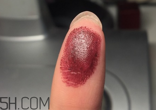 口紅到底應(yīng)該怎么涂？吻唇妝具體畫法