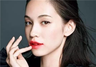 口紅到底應(yīng)該怎么涂？吻唇妝具體畫法