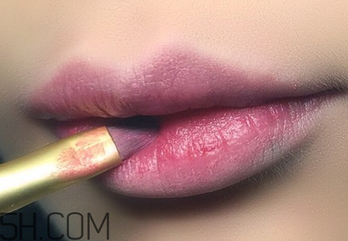 口紅到底應(yīng)該怎么涂？吻唇妝具體畫法