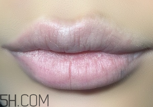 口紅到底應(yīng)該怎么涂？吻唇妝具體畫法