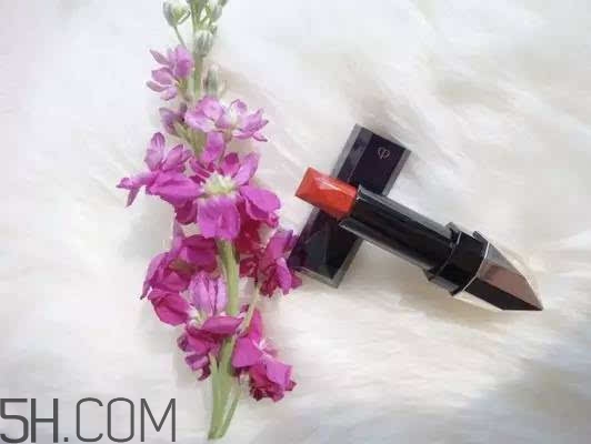 涂口紅前用bb打底可以嗎？最近比較火的口紅品牌有哪些？