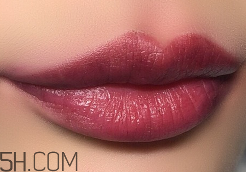 口紅到底應(yīng)該怎么涂？吻唇妝具體畫法