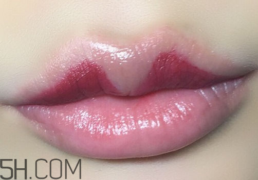 口紅到底應(yīng)該怎么涂？吻唇妝具體畫法