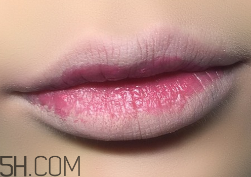 口紅到底應(yīng)該怎么涂？吻唇妝具體畫法