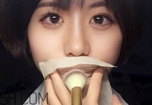 口紅到底應(yīng)該怎么涂？吻唇妝具體畫法