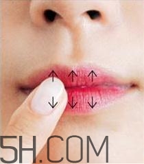 口紅到底應(yīng)該怎么涂？吻唇妝具體畫法