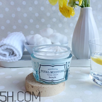 貝玲妃什么產(chǎn)品好用？貝玲妃的化妝品怎么樣？