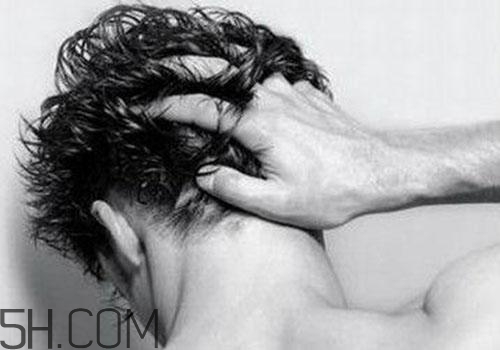 淋雨后需要洗頭嗎？淋雨后不洗頭可以嗎？