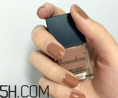 什么牌子指甲油好用？2018清新美甲圖片最新款