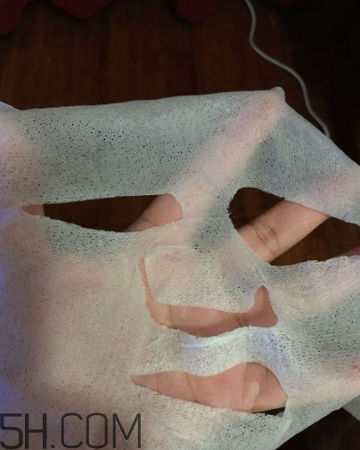 美膚寶面膜有熒光劑嗎？美膚寶面膜測評(píng)