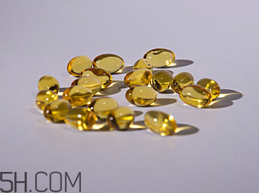 維生素e是魚(yú)肝油嗎？維生素e是雌激素嗎？