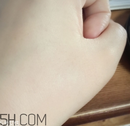 zfc粉底膏傷皮膚嗎？zfc粉底膏好用嗎？