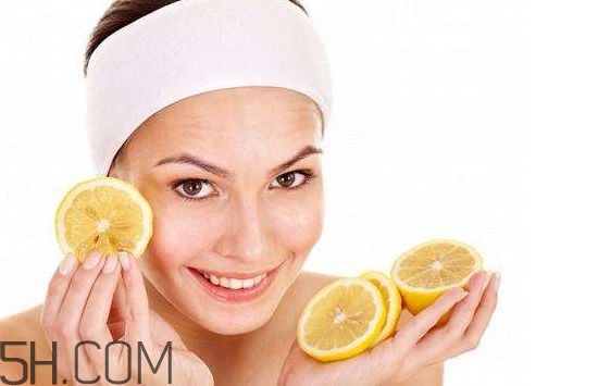 檸檬水可以祛痘嗎？祛痘可以用檸檬水嗎？