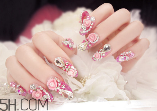 貼片美甲可以長(zhǎng)期做嗎？暖色系美甲新款式