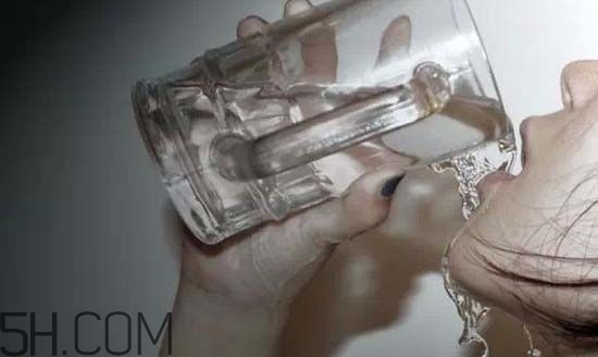 夜跑減肥的正確方法有哪些？冬天夜跑應(yīng)該怎么跑才能減肥？