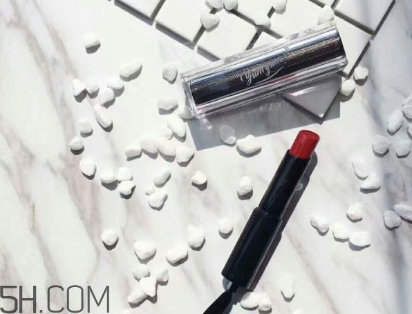 yumyum口紅是什么牌子？yumyum口紅好用嗎？