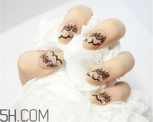 手指粗做什么美甲好看？蕾絲美甲怎么做教程圖解