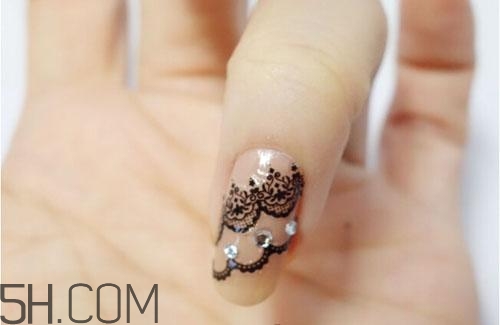 手指粗做什么美甲好看？蕾絲美甲怎么做教程圖解
