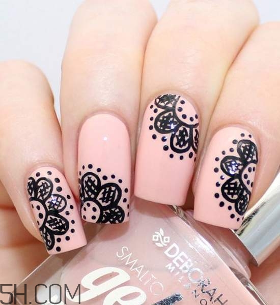 春天什么樣的美甲好看？美甲蕾絲款式圖片大全