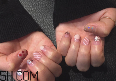 什么牌子指甲油好用？2018清新美甲圖片最新款