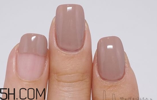 什么牌子指甲油好用？2018清新美甲圖片最新款