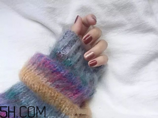 美甲涂什么顏色好看？2018冬天最美的韓式美甲